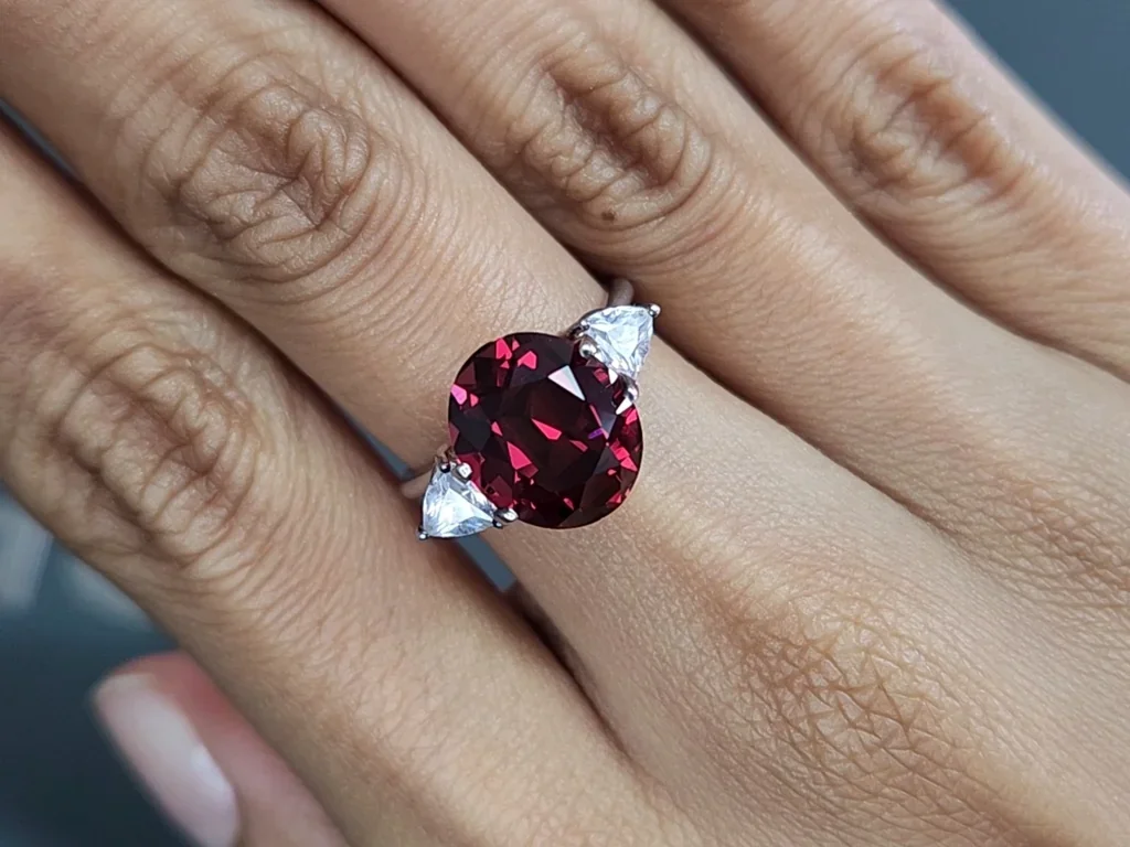 Granat rhodolith ovalschliff 7,28 karats, Afrika Image №5