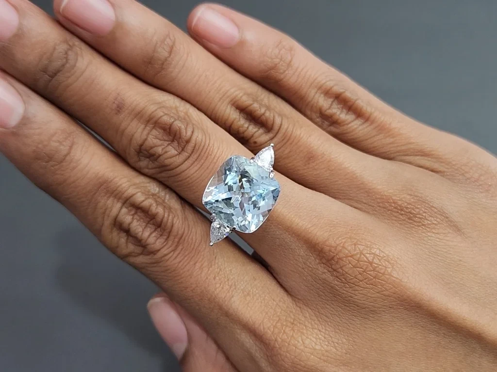 Aquamarin kissenförmiger 8,78 karats, Madagaskar  Image №5