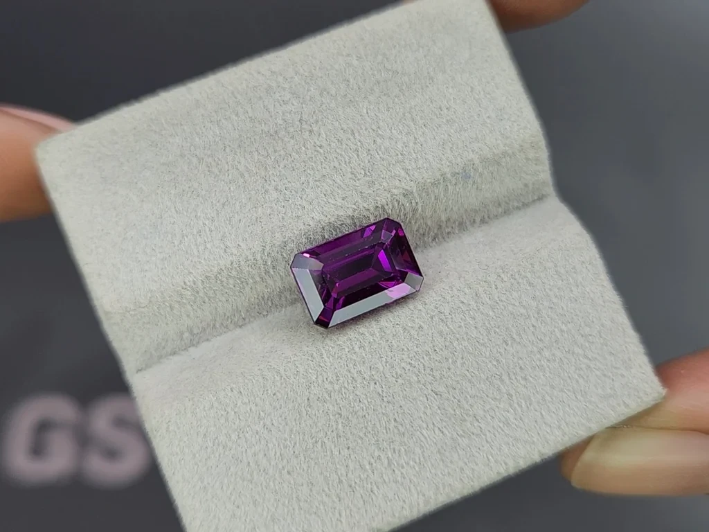 Grenat umbalite violet de 4,00 carats, taille octogonale, Afrique Image №4