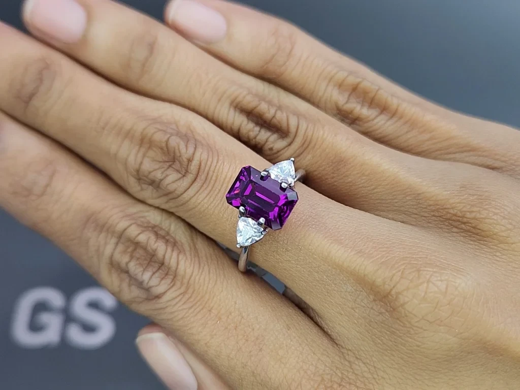 Grenat umbalite violet de 4,00 carats, taille octogonale, Afrique Image №5