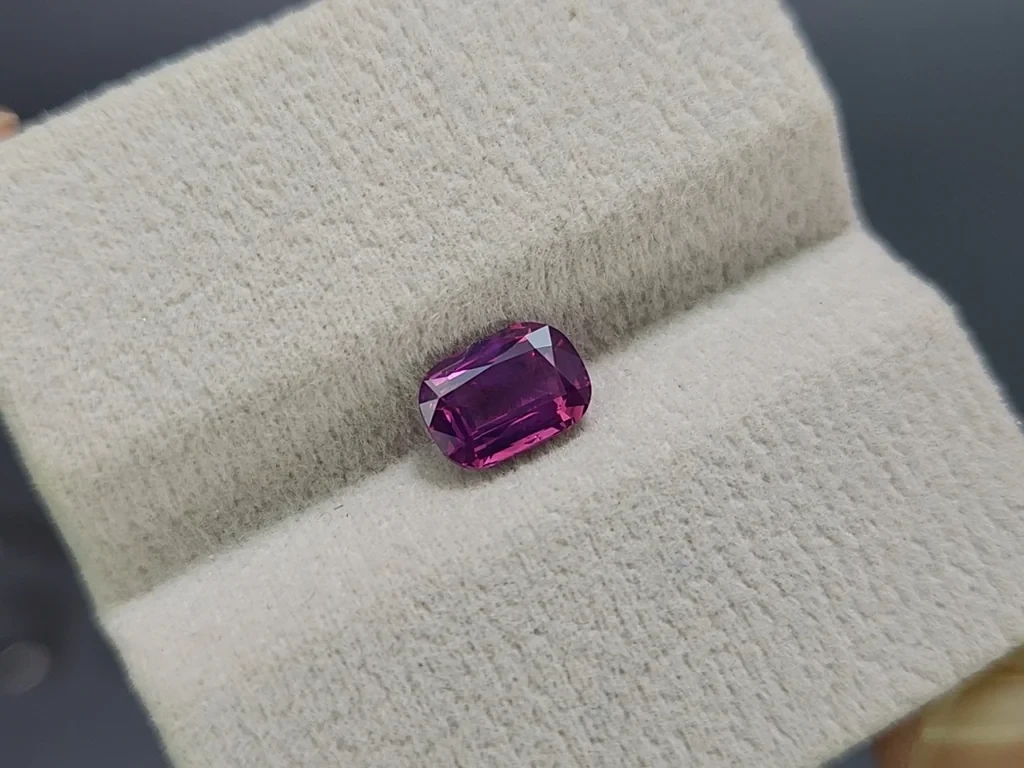 Unheated vivid purple sapphire cushion cut 1.51carats, Sri Lanka Image №4