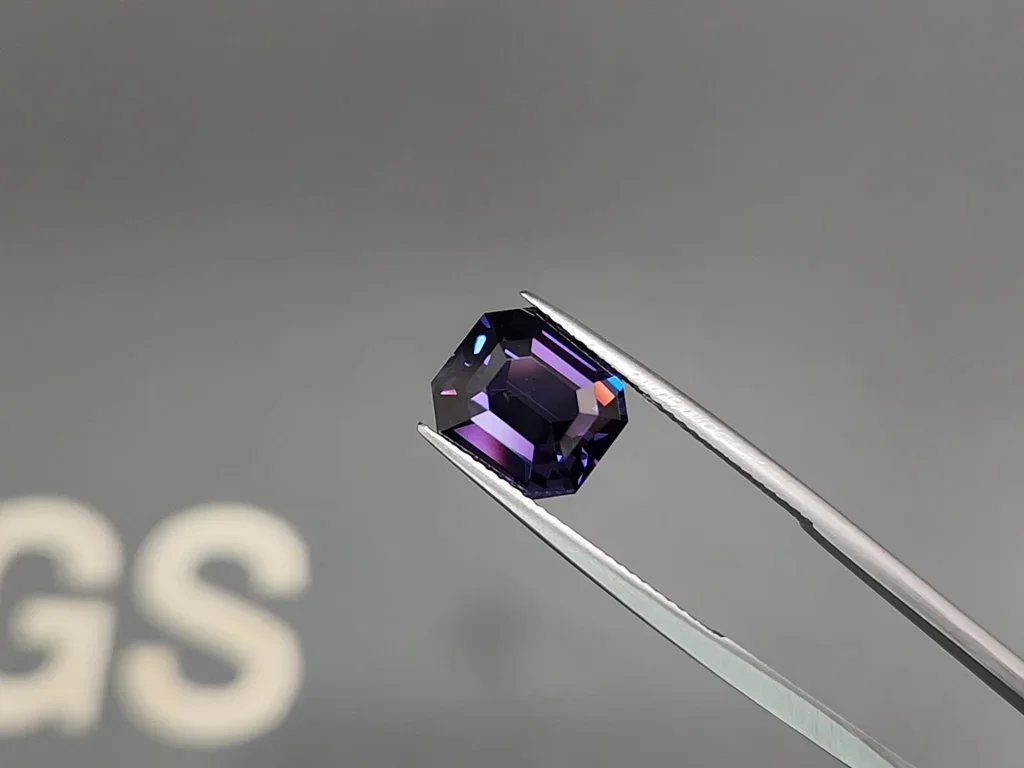 Espinela violeta intensa, talla Asscher, 6,56 quilates Image №3