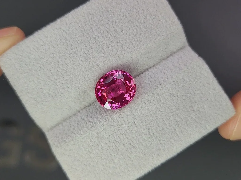 Unheated Vivid Pink Padparadscha Sapphire oval cut 4.36 carats, Madagascar Image №4