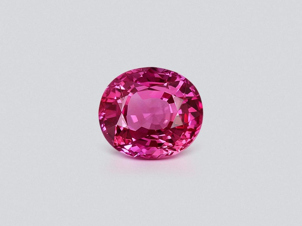 Saphir Padparadscha taille ovale rose vif non chauffé 4,36 carats, Madagascar Image №1