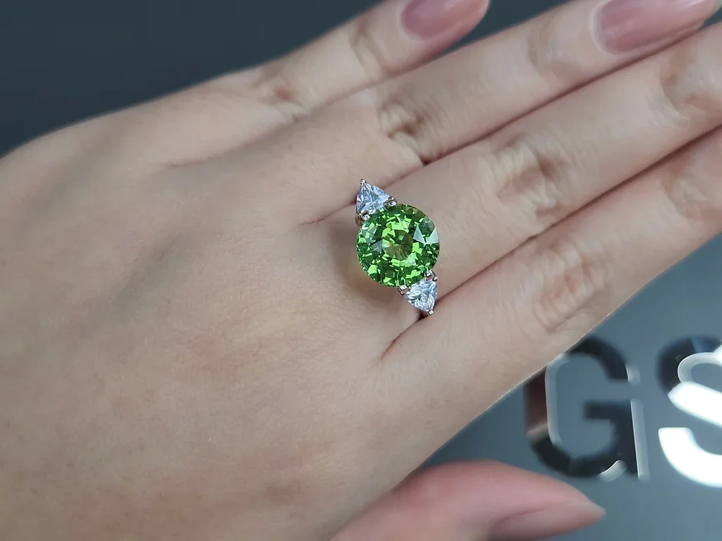 Granate tsavorita de talla redonda de 5,48 quilates, Tanzania Image №5