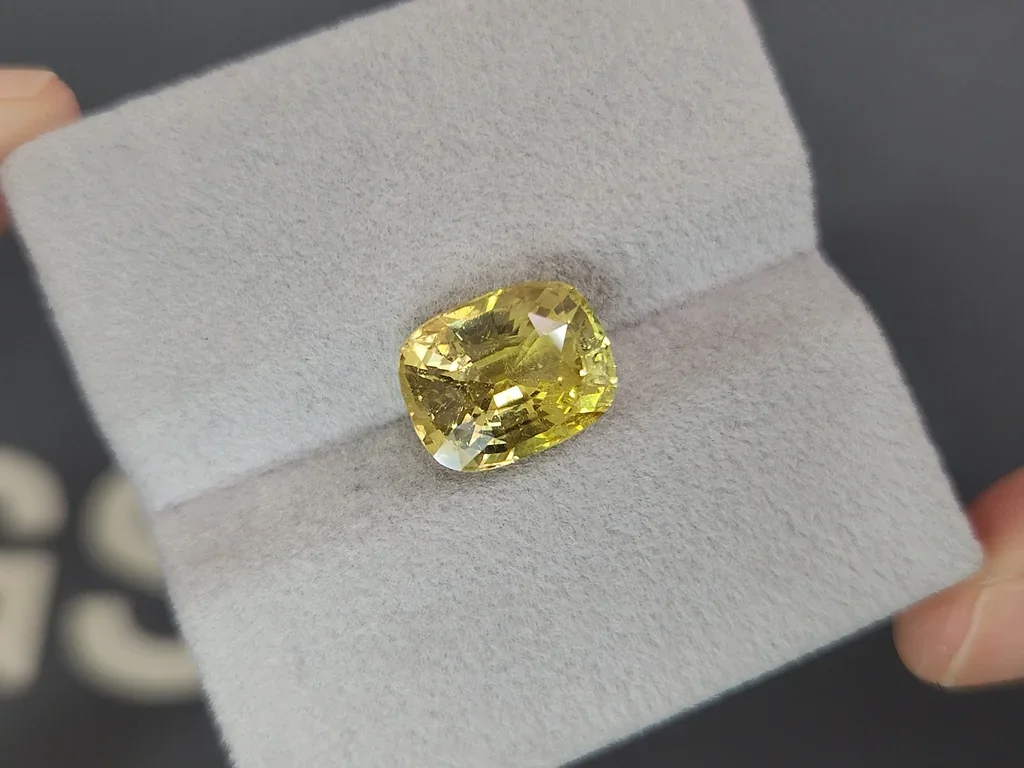 Chrysobéryl jaune taille coussin 5,84 carats, Sri Lanka Image №4