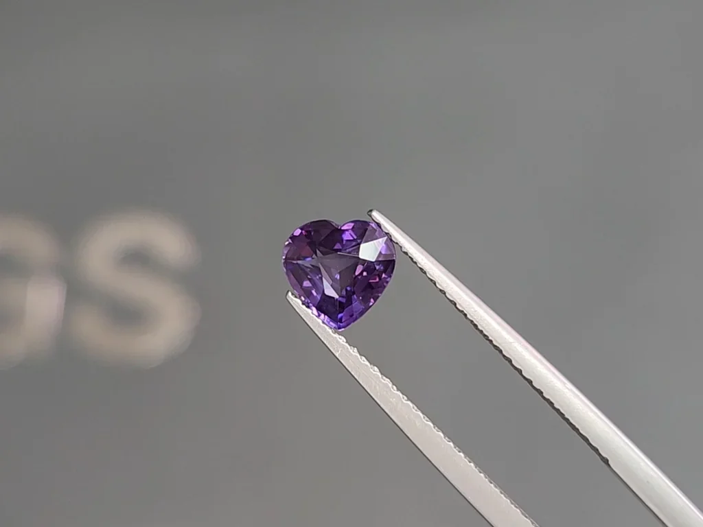 Saphir violet taille cœur 1,16 ct, Madagascar Image №3