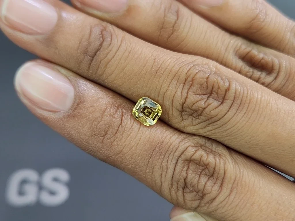 Chrysoberyl cushion cut  1.30 carats, Sri Lanka Image №2