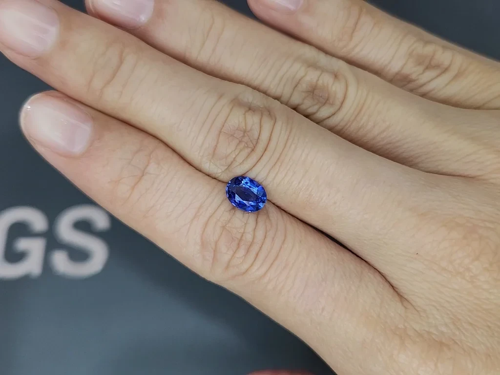Sapphire Royal Blue oval cut 1.19 carats, Sri Lanka  Image №2