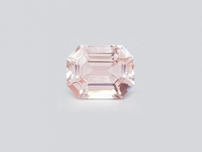 Morganite rose taille émeraude de 2,24 carats, Afrique photo