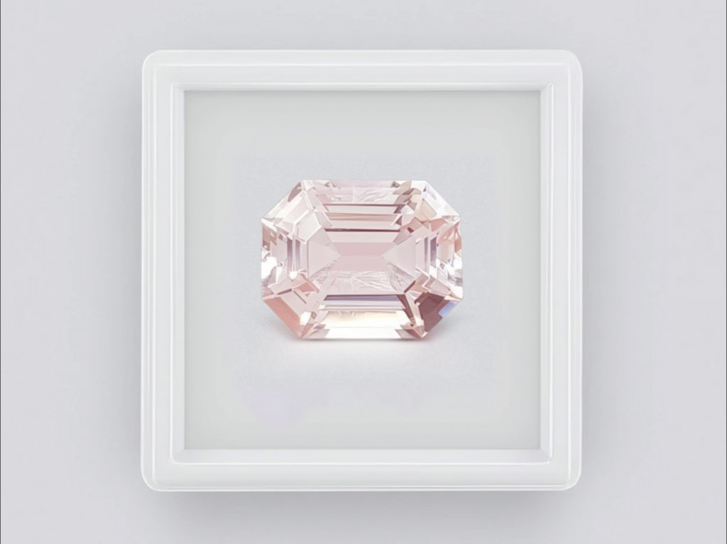 Morganite rose taille émeraude de 2,24 carats, Afrique Image №2