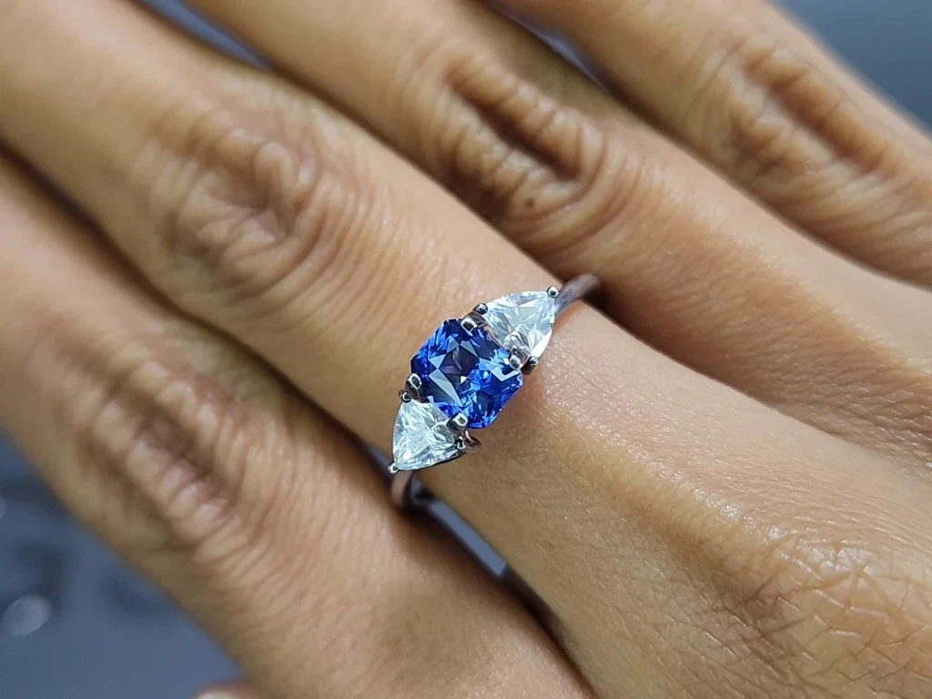 Saphir Cornflower Blue im radiant-schliff 1,26 karat, Sri Lanka Image №5