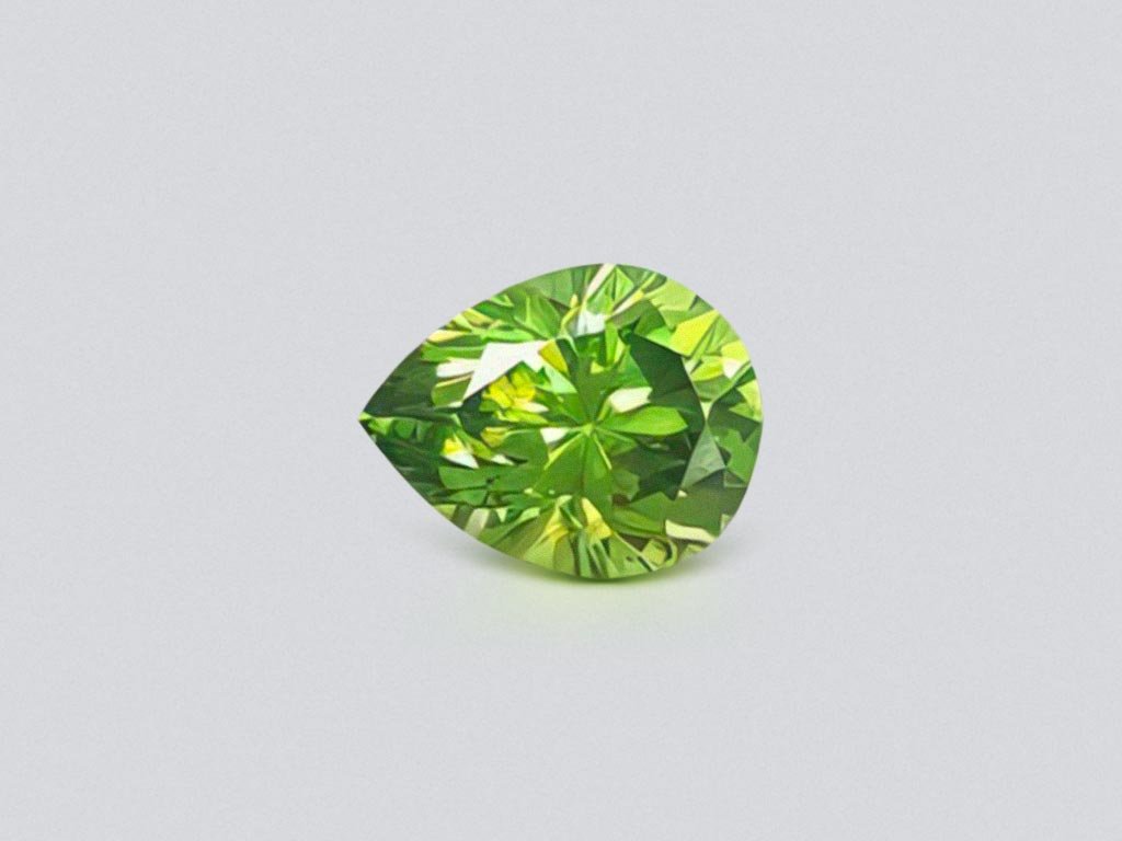 Uraler Demantoid im Birnenschliff 0,99 Karat Image №1