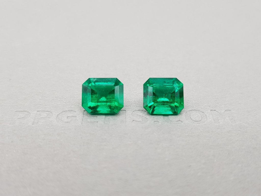 Pair of Сolombian vivid green emeralds 3.08 ct from Muzo deposit, GRS Image №1