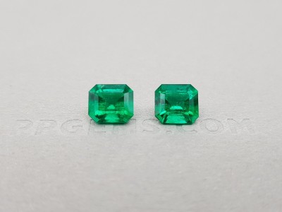 Pair of vivid green columbian emeralds 3.08 ct from Muzo deposit, GRS photo