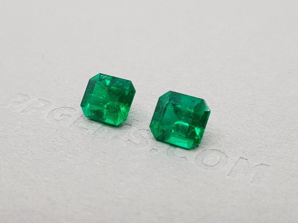 Pair of Сolombian vivid green emeralds 3.08 ct from Muzo deposit, GRS Image №3