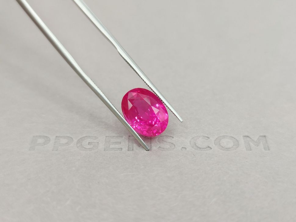 Neon pink mahenge spinel 5.02 ct oval cut Image №4