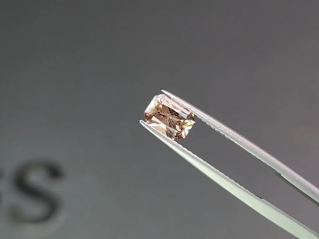 Orange radiant cut sapphire 0.99 carats, Madagascar Image №3