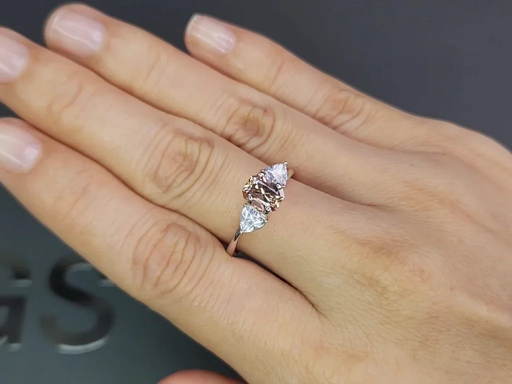 Orange radiant cut sapphire 0.99 carats, Madagascar Image №5