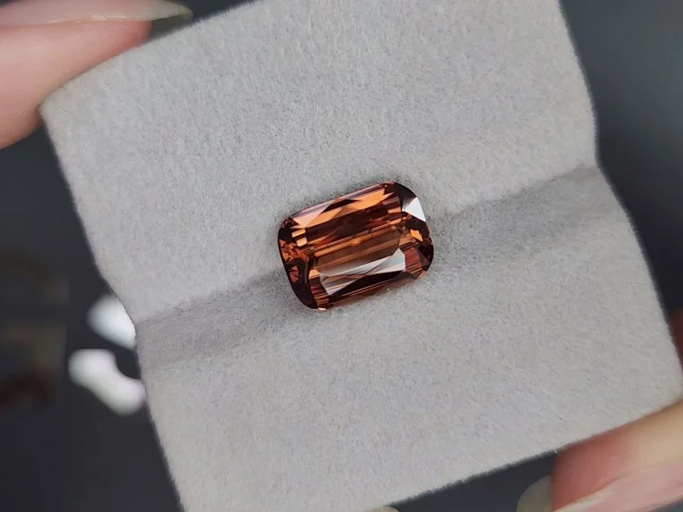 Circón talla cojín marrón 6,20 quilates, Tanzania Image №4