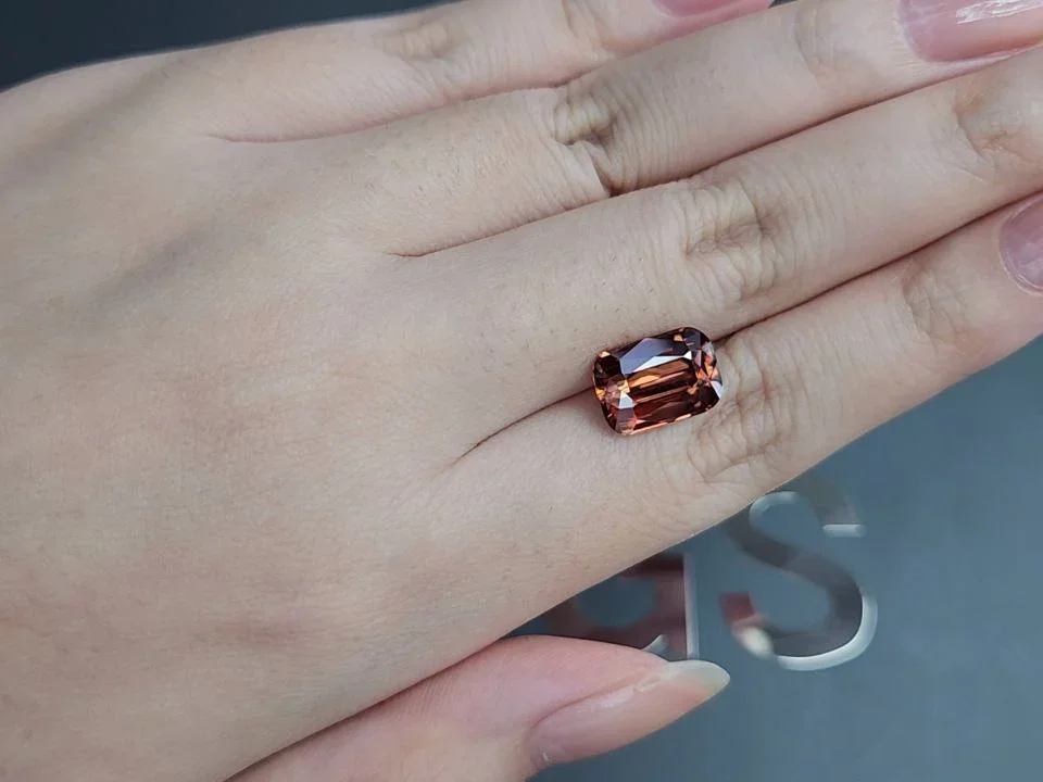 Circón talla cojín marrón 6,20 quilates, Tanzania Image №2