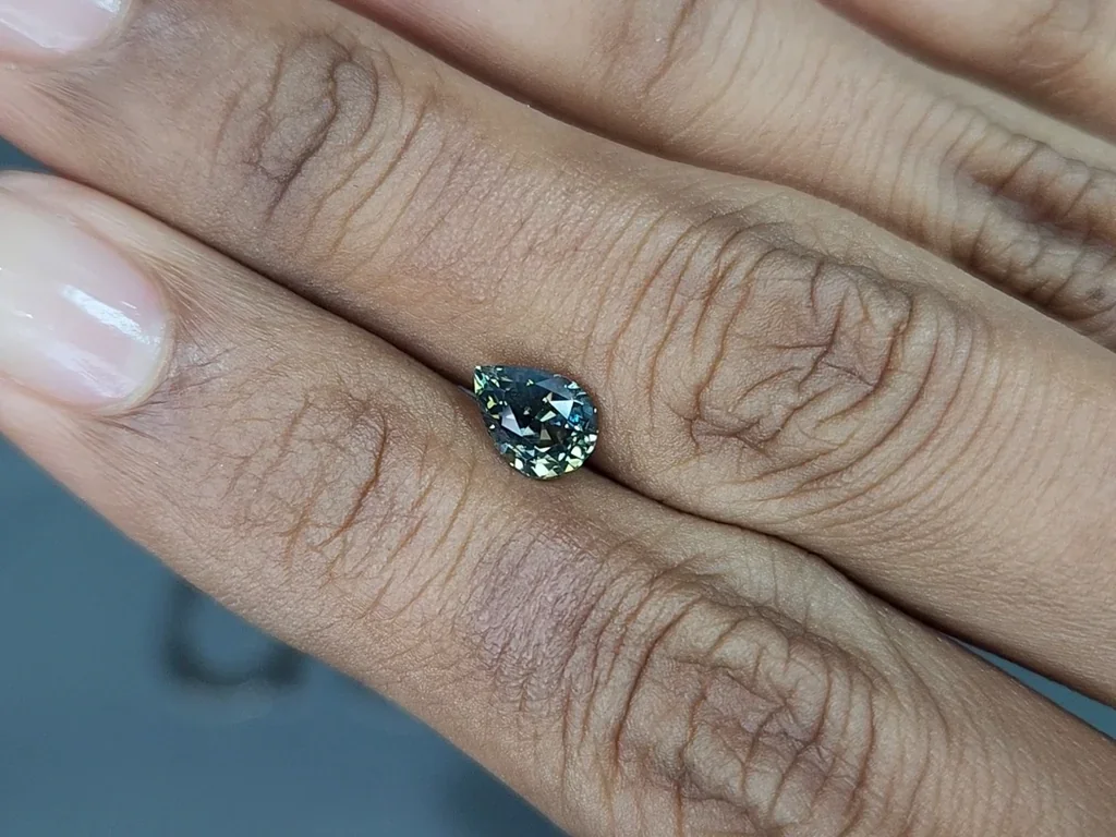 Saphir Blaugrüner im birnenschliff 1,25 carats, Sri Lanka Image №2