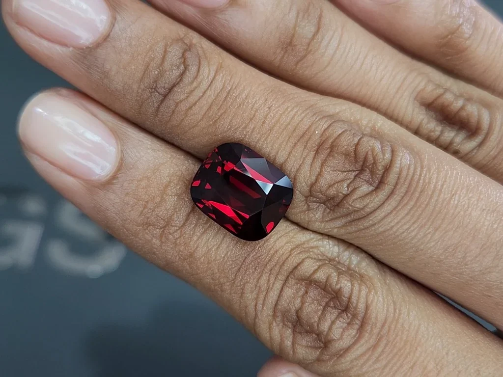 Grenat rhodolite taille coussin, 9,57 carats, Afrique Image №2