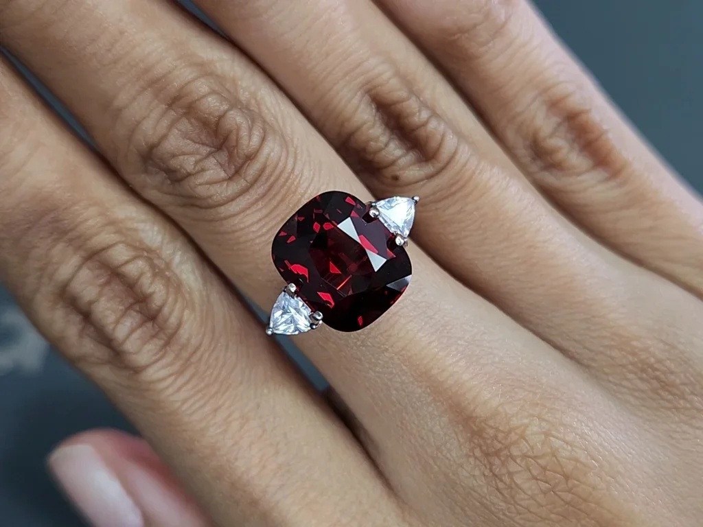 Grenat rhodolite taille coussin, 9,57 carats, Afrique Image №5