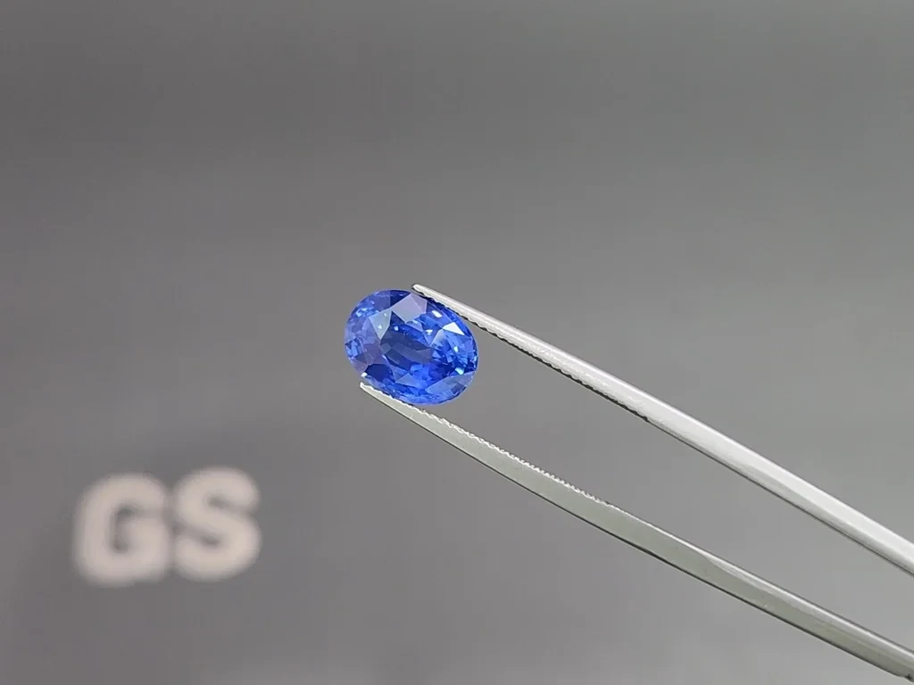 Zafiro azul aciano de talla ovalada de 4,54 quilates, Sri Lanka Image №3