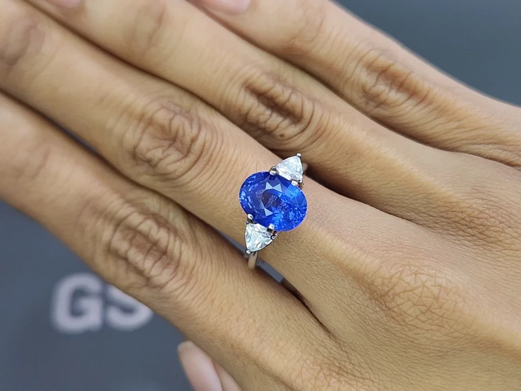 Zafiro azul aciano de talla ovalada de 4,54 quilates, Sri Lanka Image №5