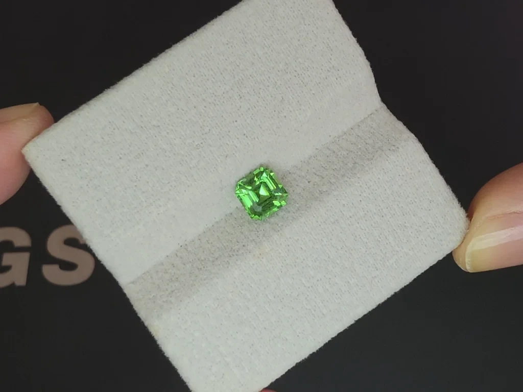 Tsavorite garnet asscher cut 1.08 carats, Tanzania Image №4