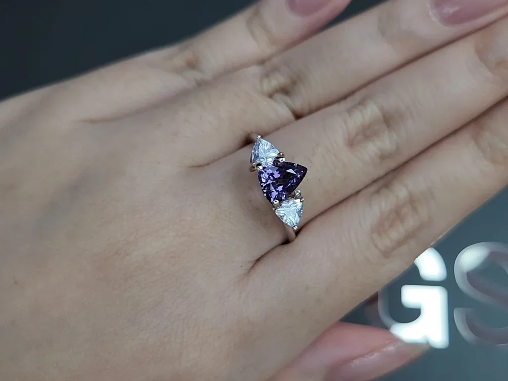 Lavender spinel in trillion cut 1.40 carats, Tanzania Image №5