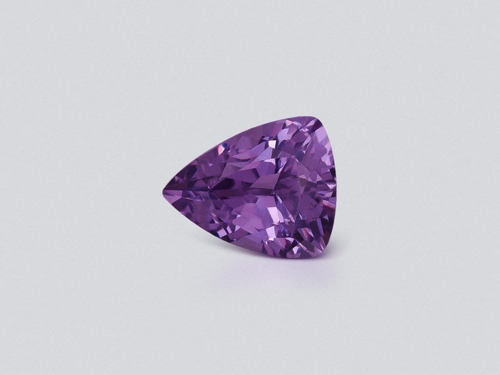 Lavender spinel in trillion cut 1.40 carats, Tanzania Image №1