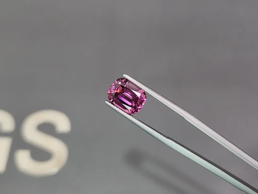 Garnet rhodolite cushion cut 5.00 carats, Tanzania Image №3