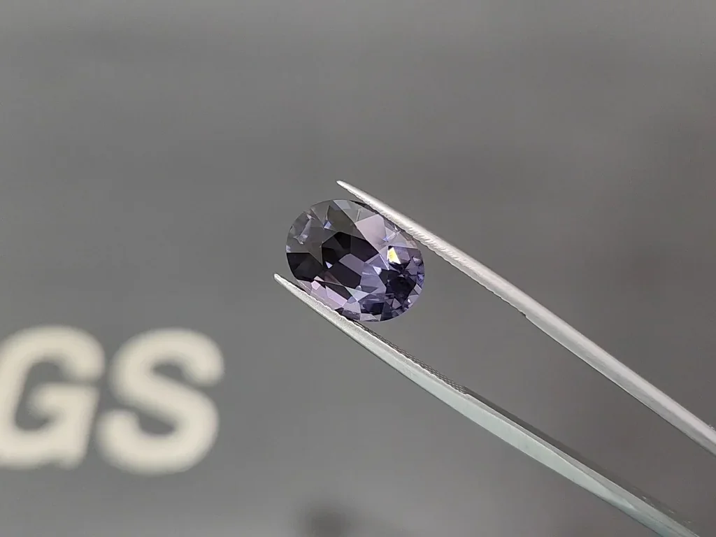 Violetter spinell im ovalschliff 6.93 carats, Tansania Image №3