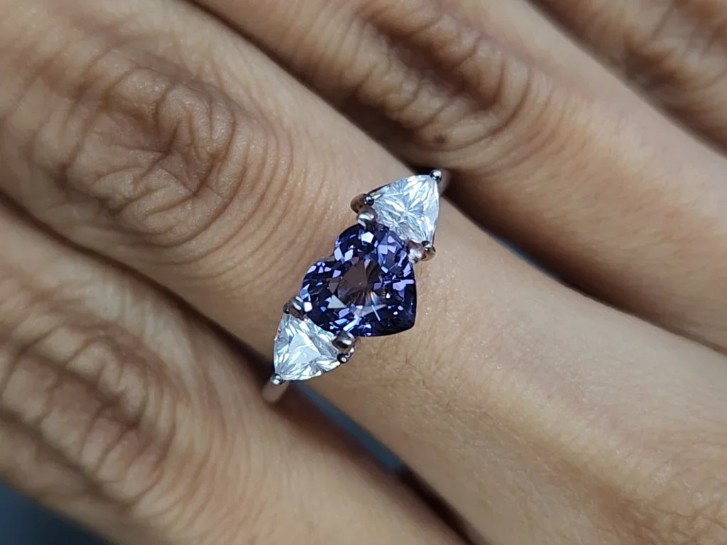 Espinela púrpura con corte de corazón 1.56 carats, de Tanzania Image №5