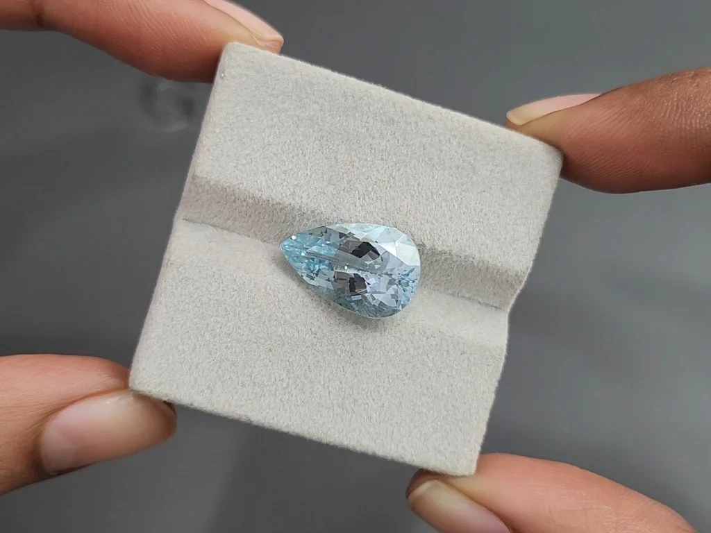 Aigue-marine taille poire, 6,81 carats, Madagascar Image №4