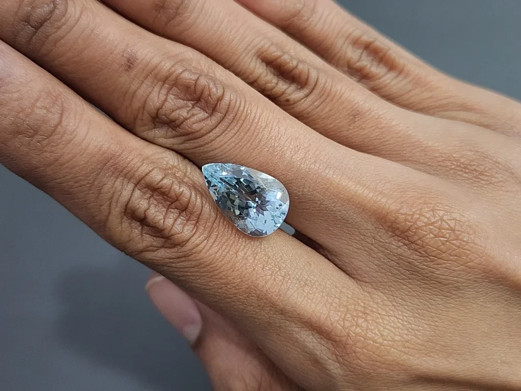 Aigue-marine taille poire, 6,81 carats, Madagascar Image №2