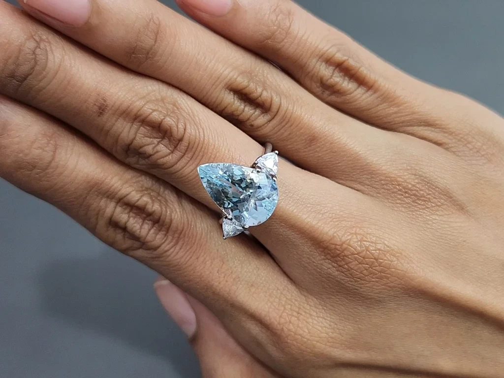 Aigue-marine taille poire, 6,81 carats, Madagascar Image №5