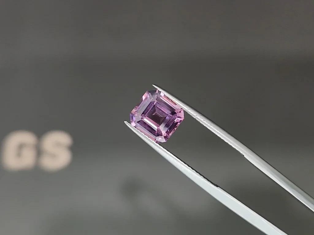 Lavendel spinell achteckig geschliffener 3,14 karat, Tansania Image №3