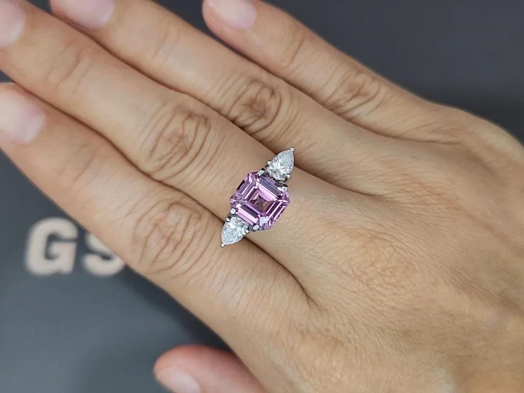 Lavendel spinell achteckig geschliffener 3,14 karat, Tansania Image №5