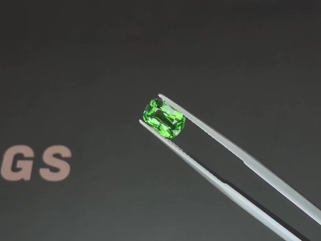 Tsavorite garnet cushion cut 1.65 carats,Tanzania Image №3