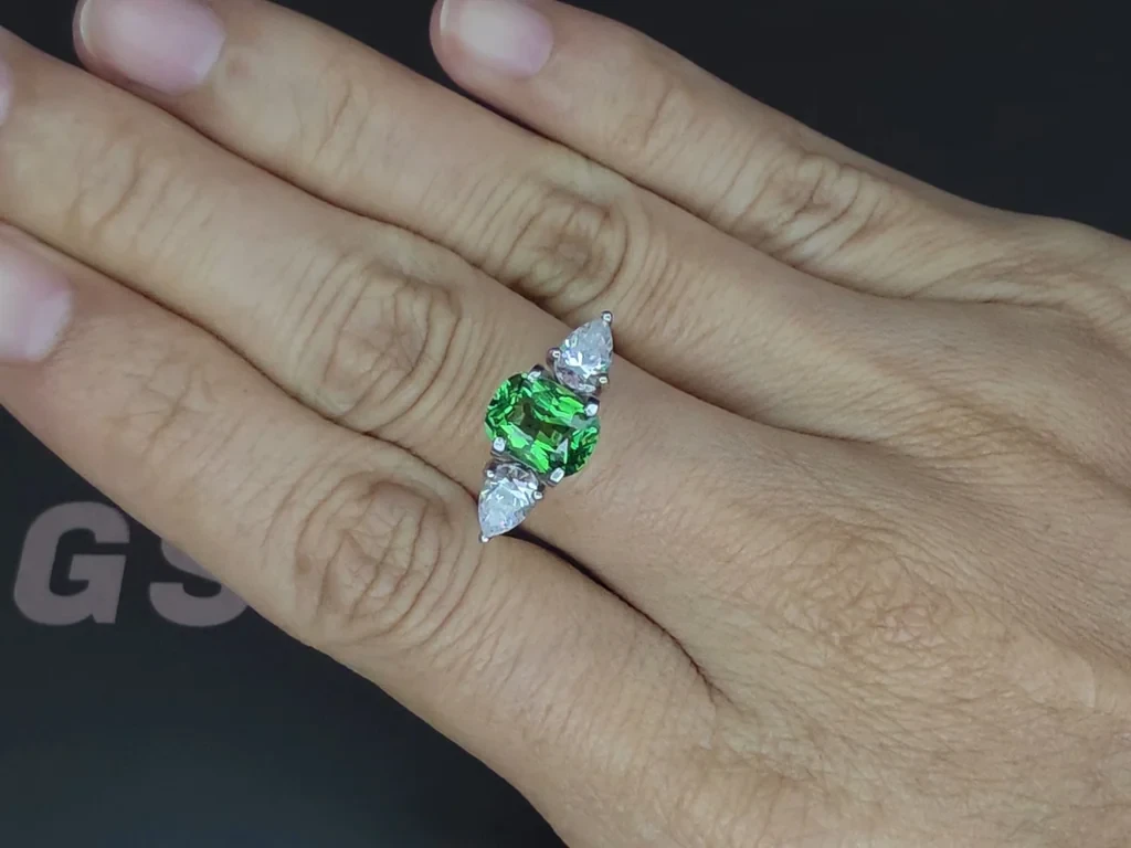 Tsavorite garnet cushion cut 1.65 carats,Tanzania Image №5