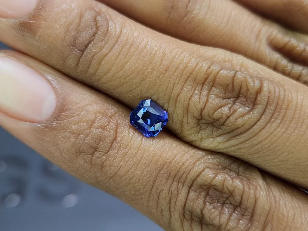 Saphir Cornflower Blue im radiantschliff 1,12 karat, Sri Lanka Image №2