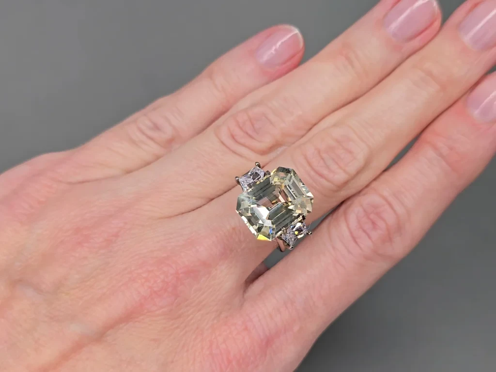 Saphir non chauffé Pastel Yellow taille octogonale 13,46 carats, Sri Lanka Image №8
