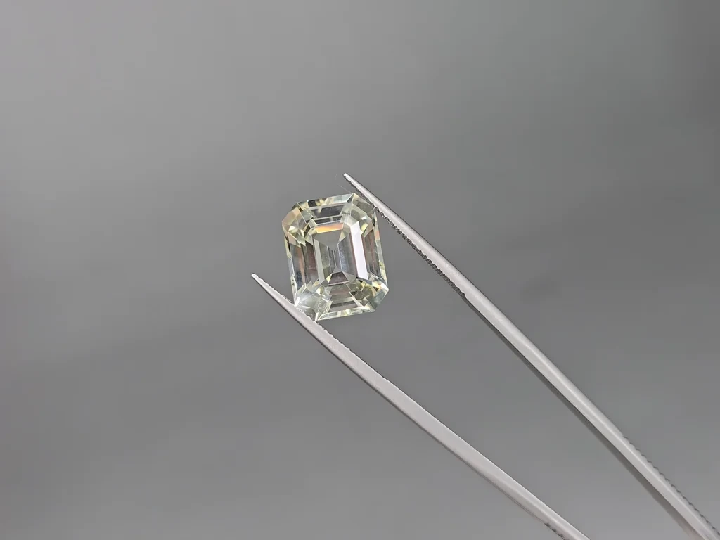 Saphir non chauffé Pastel Yellow taille octogonale 13,46 carats, Sri Lanka Image №4