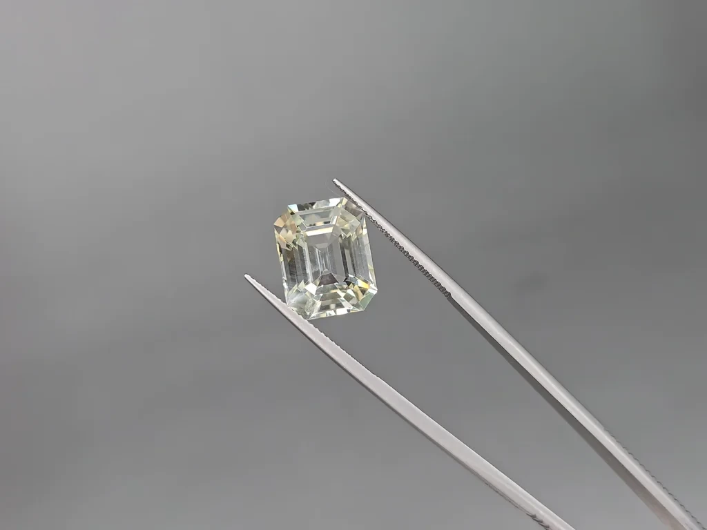 Saphir non chauffé Pastel Yellow taille octogonale 13,46 carats, Sri Lanka Image №5