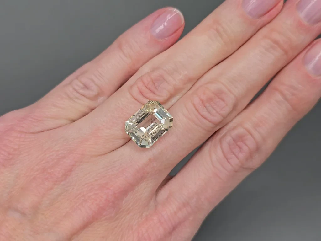 Saphir non chauffé Pastel Yellow taille octogonale 13,46 carats, Sri Lanka Image №2