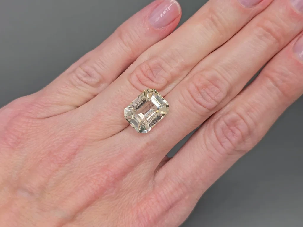 Saphir non chauffé Pastel Yellow taille octogonale 13,46 carats, Sri Lanka Image №3