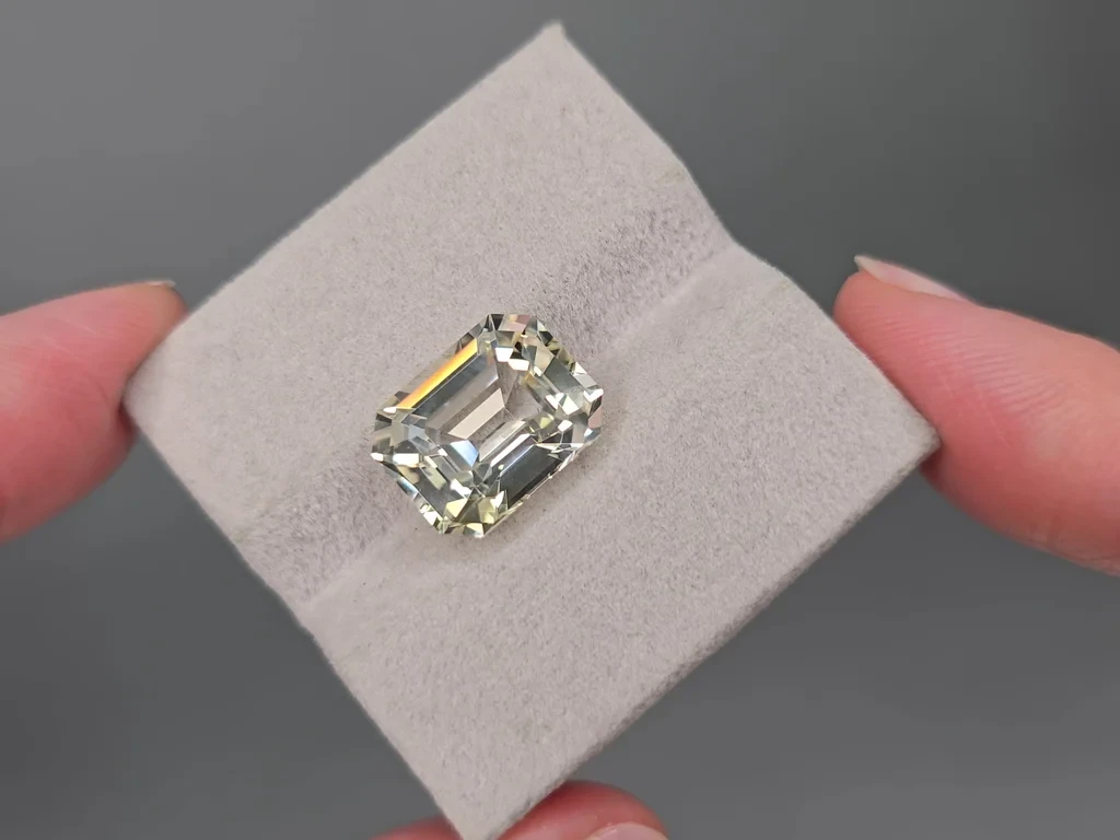 Saphir non chauffé Pastel Yellow taille octogonale 13,46 carats, Sri Lanka Image №6